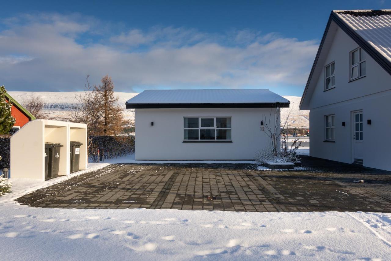 Old Town Modern Apartment Акурейри Экстерьер фото